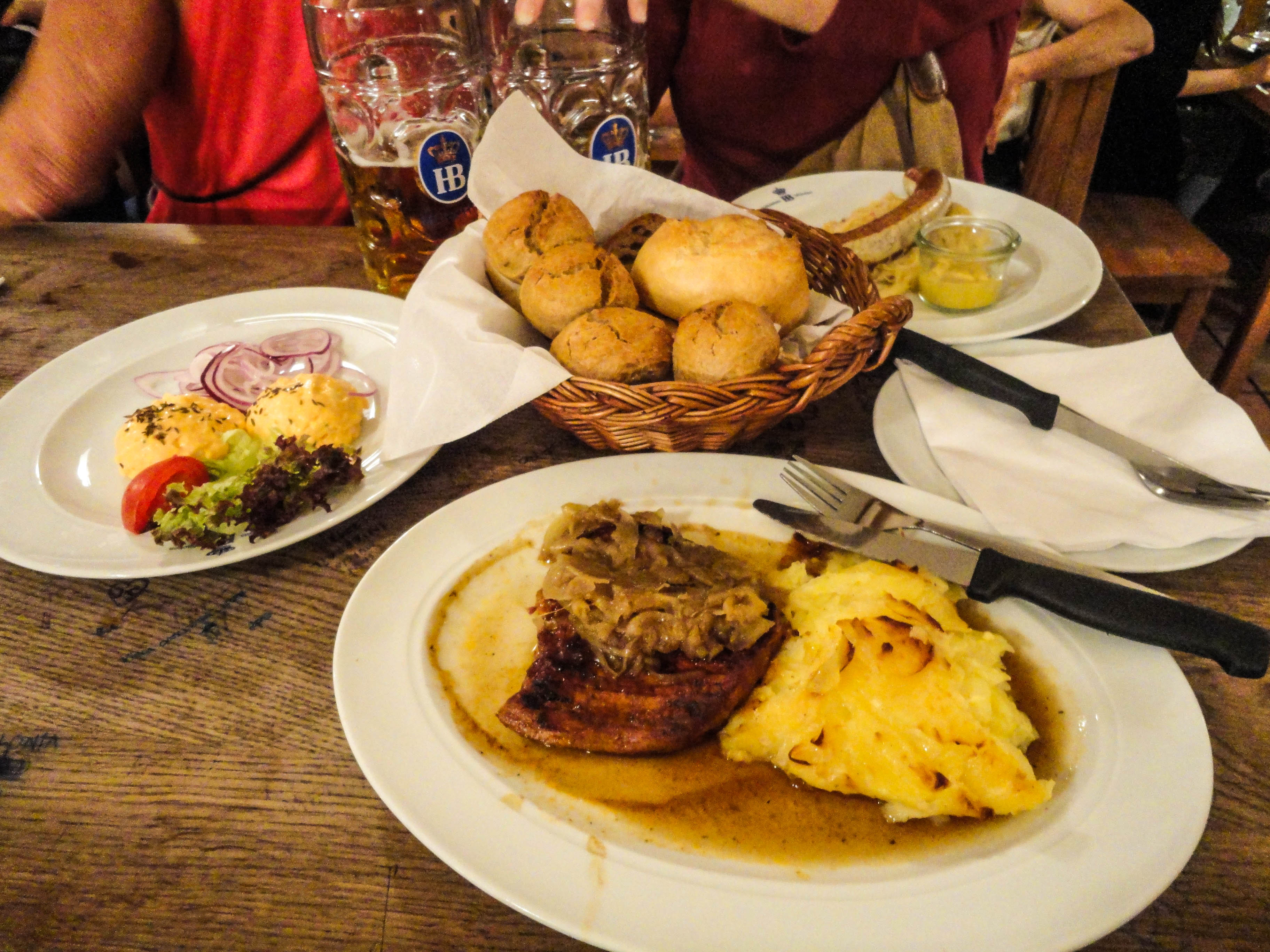 comer solo eating alone the-solivagant-soul munich baviera 