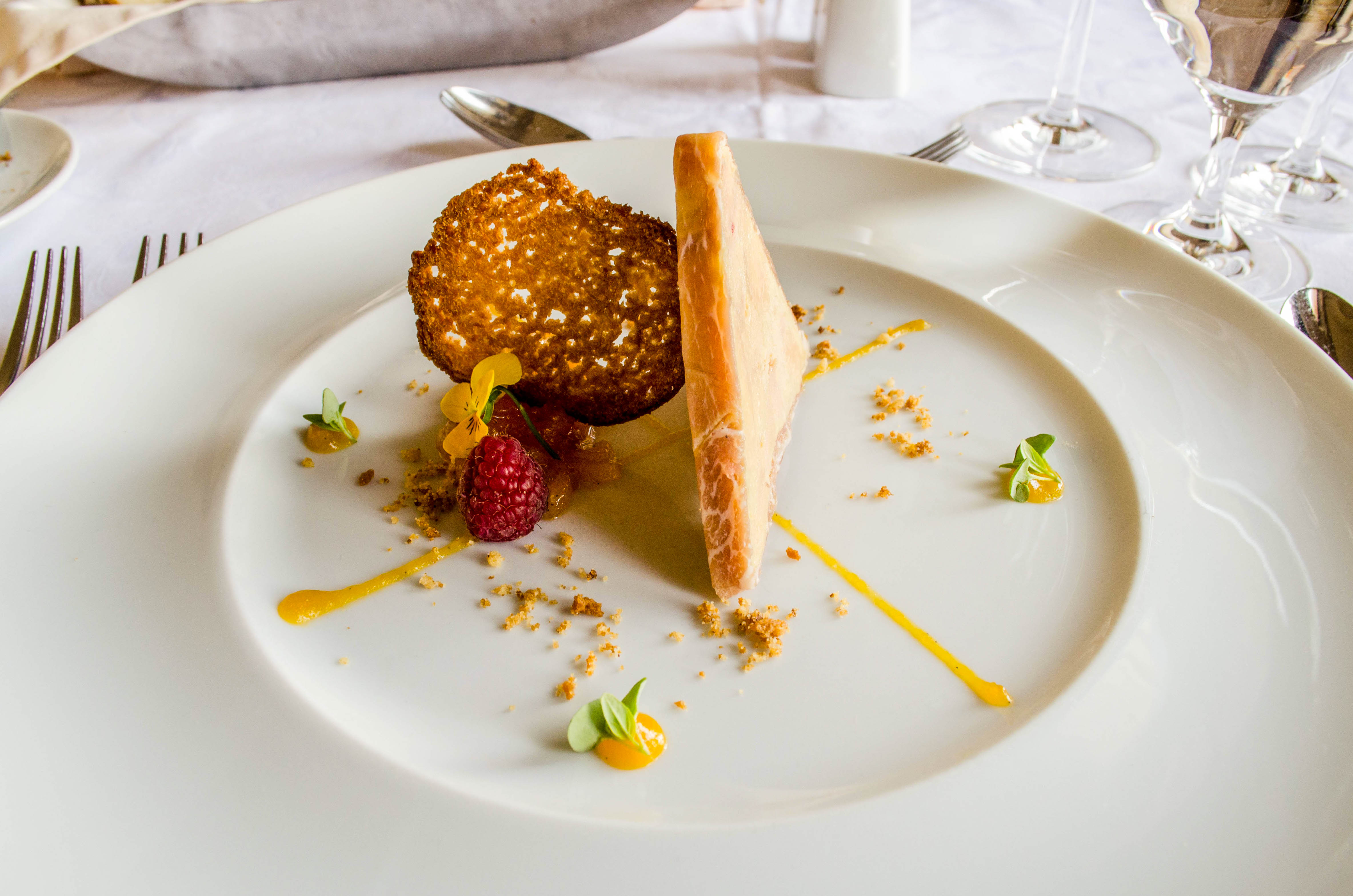 Budapest fisherman's bastion comer solo eating alone the-solivagant-soul