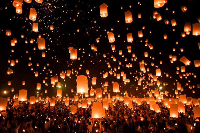A guide to the Loi Krathong and Yi Peng Festival in Thailand | The solivagant soul
