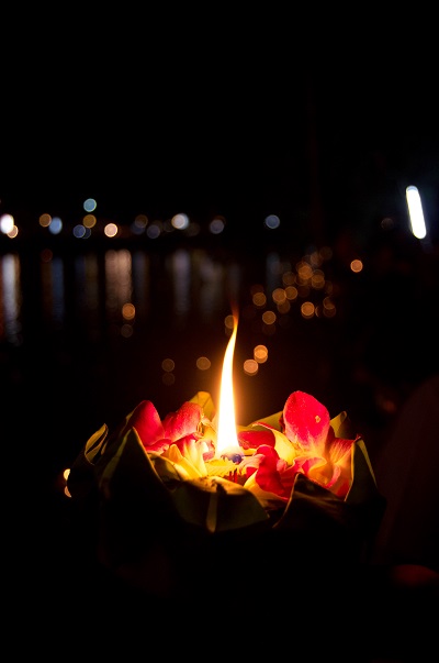A guide to the Loi Krathong and Yi Peng Festival in Thailand | The solivagant soul