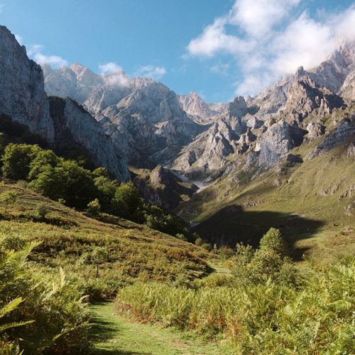 The Ultimate Northern Spain Itinerary starting in Galicia and ending in Pamplona. One week, 10 days or two week itinerararies. | The Solivagant Soul Travel Blog | #spain #galicia #cantabria #castillayleon #navarra #basquecountry #picosdeeuropa #spanishmountains #Rioja #navarra